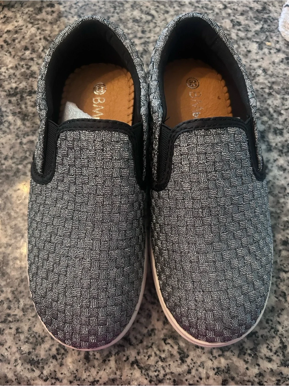 bernie mev. Kids Slip-On Sneakers in Gray and Black Trim
